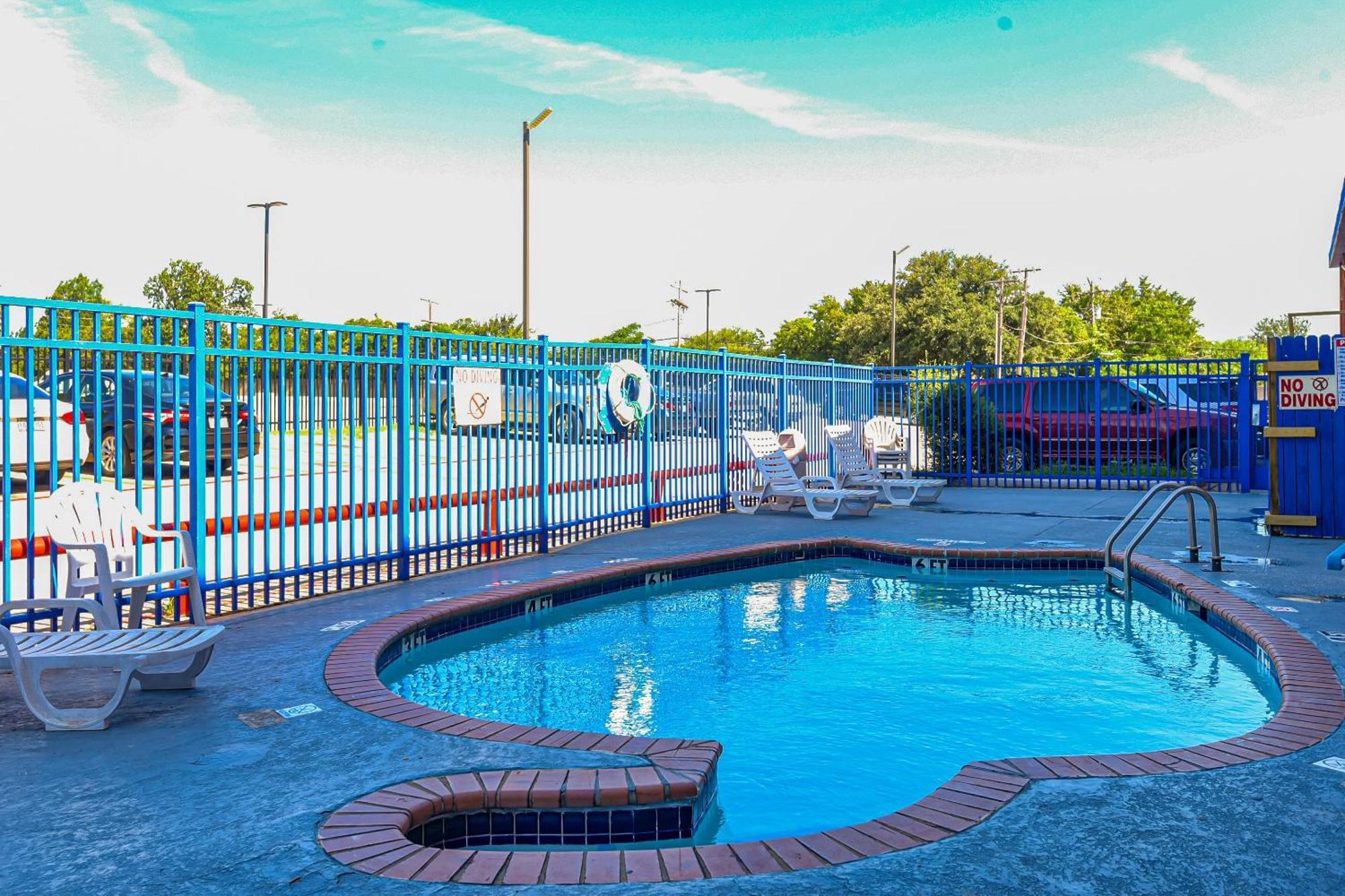 Oyo Hotel Irving Dfw Airport South Экстерьер фото